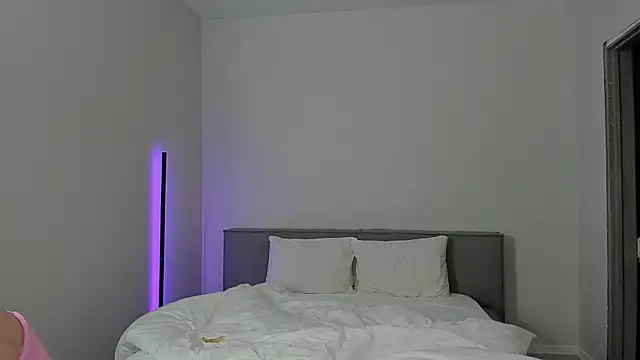 sarahphyllis online show from October 2025 09:05:02 PM