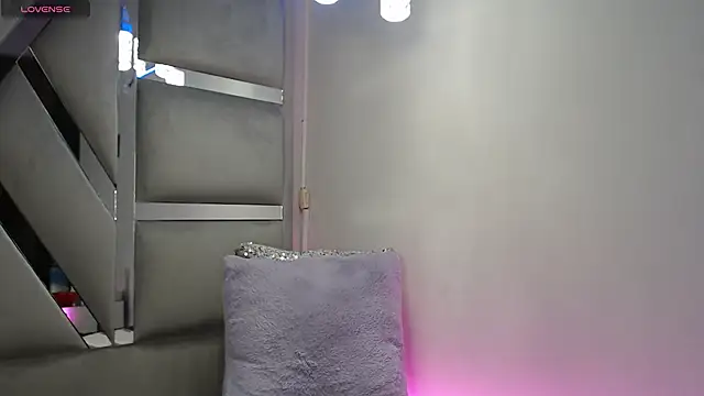 Paola Lyon  online show from March 2025 07:27:01 PM