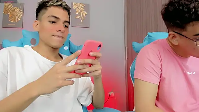 Snapshot of jake_and_joaquin chatting on February 2025 11:55:01 PM jake and joaquin online show from February 2025 11:55:01 PM