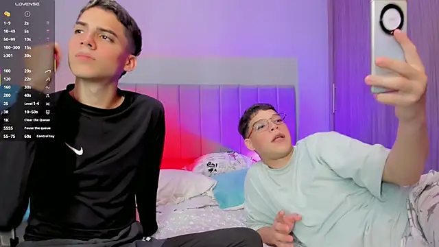 Snapshot of jake_and_joaquin chatting on March 2025 10:44:01 AM jake and joaquin online show from March 2025 10:44:01 AM