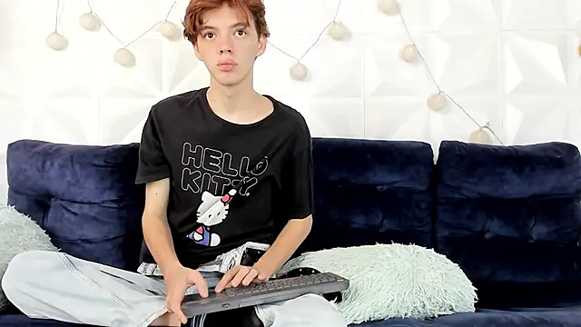 daniel hot03 online show from March 2025 01:18:01 PM