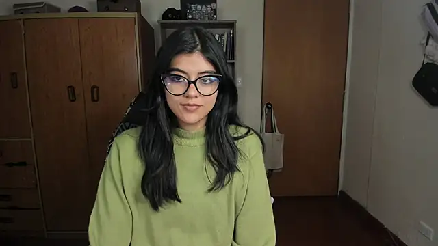 valerie  skyy online show from December 2024 04:09:02 AM