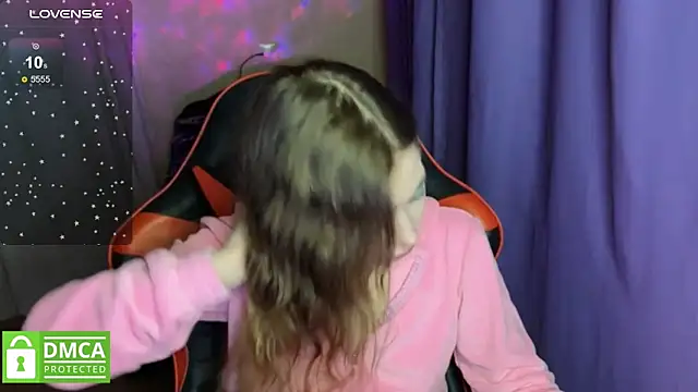 Snapshot of Natural_babe666 chatting on September 2025 07:48:02 PM Natural babe666 online show from September 2025 07:48:02 PM