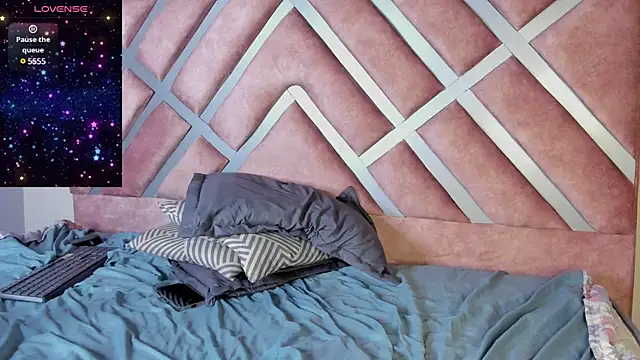 Snapshot of pamela_anderson_ chatting on December 2024 06:17:02 AM pamela anderson online show from December 2024 06:17:02 AM