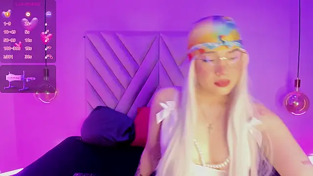 EmmaSwift  online show from December 2025 02:39:01 AM