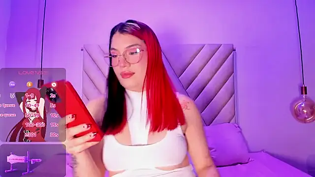 Snapshot of EmmaSwift_ chatting on June 2026 12:19:01 AM EmmaSwift online show from June 2026 12:19:01 AM