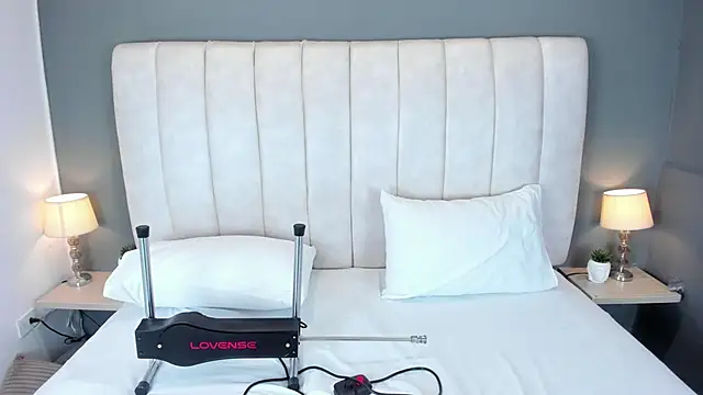 Ashleyy23x online show from March 2025 08:00:02 PM