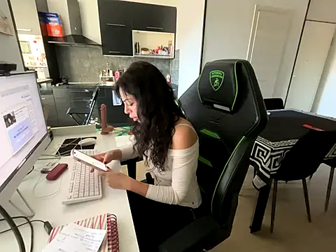 Chloe Ricci online show from November 2025 08:02:01 AM