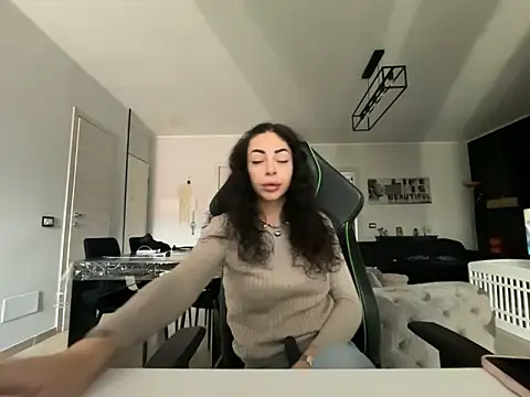 Chloe Ricci online show from December 2025 08:08:02 AM