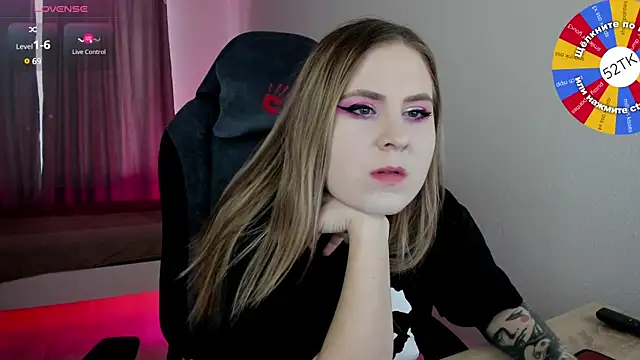 Olivia Munk online show from February 2025 07:38:01 AM