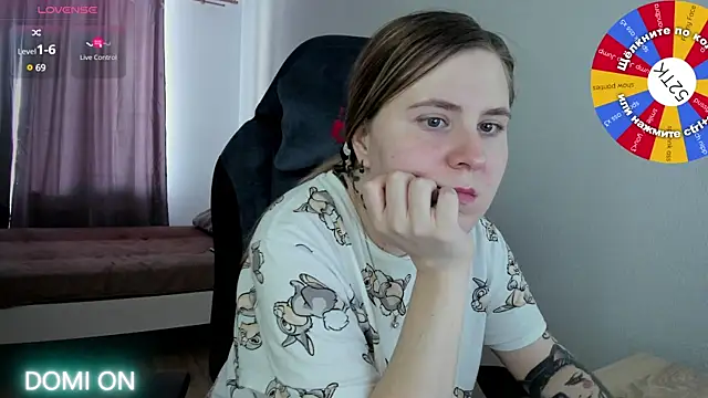 Olivia Munk online show from February 2025 10:00:02 AM