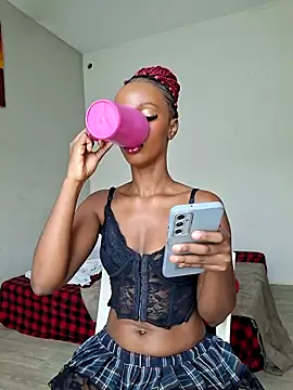 Snapshot of Kamdollie chatting on June 2026 05:54:01 AM Kamdollie online show from June 2026 05:54:01 AM