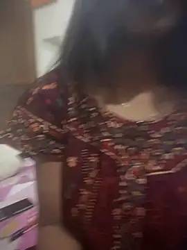 Snapshot of PARI_Hun chatting on November 2025 04:09:01 PM PARI Hun online show from November 2025 04:09:01 PM