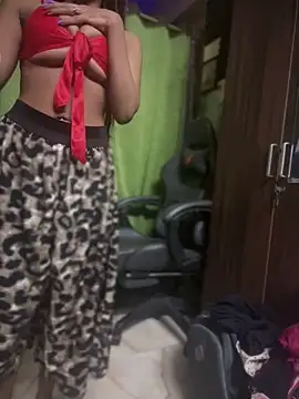 Snapshot of PARI_Hun chatting on February 2026 10:23:02 AM PARI Hun online show from February 2026 10:23:02 AM