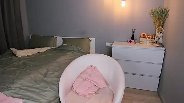 Snapshot of missliiaa chatting on October 2025 03:11:02 PM missliiaa online show from October 2025 03:11:02 PM