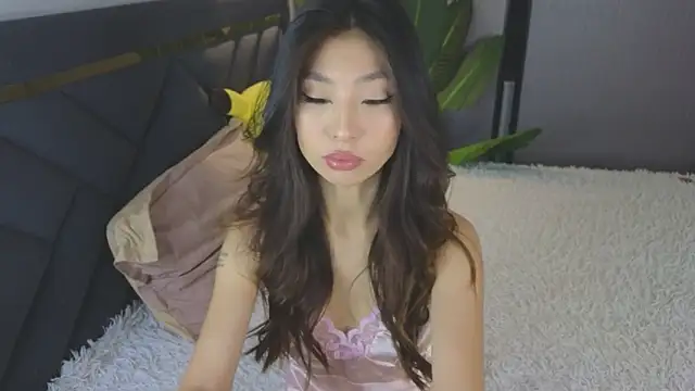 TrishaRey online show from October 2025 04:24:02 AM