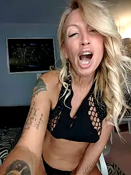 Snapshot of Weloveblue chatting on January 2025 12:00:01 PM Weloveblue online show from January 2025 12:00:01 PM