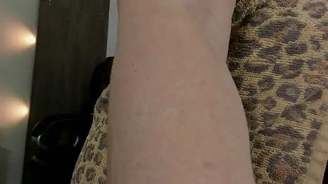 Cheryl JONES online show from December 2025 05:50:02 AM