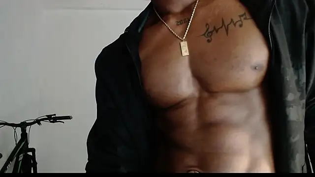 Snapshot of drake_brwon_23 chatting on May 2026 01:43:02 AM drake brwon 23 online show from May 2026 01:43:02 AM