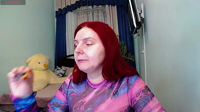 Snapshot of NikaLee chatting on January 2025 08:00:01 AM NikaLee online show from January 2025 08:00:01 AM