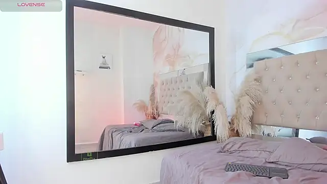 ainaah  online show from February 2025 06:12:01 PM