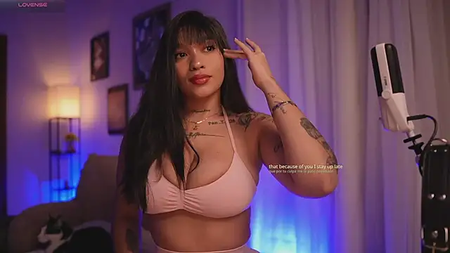 HannahW  online show from February 2026 10:46:02 PM