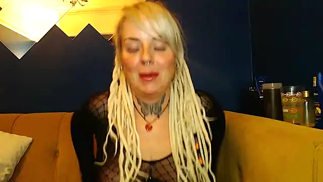 pixiedreadx online show from October 2025 09:37:02 PM