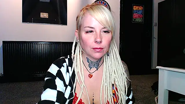 pixiedreadx online show from November 2025 01:43:01 PM