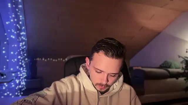 naked psy online show from January 2025 01:42:02 AM