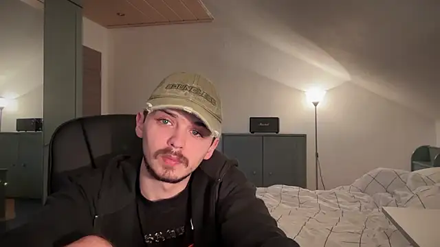 naked psy online show from January 2025 09:13:01 AM