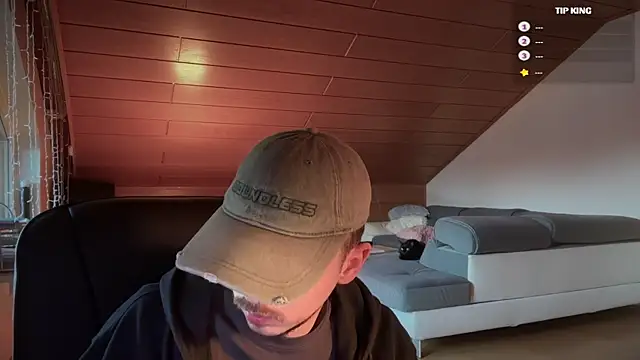 naked psy online show from February 2025 06:53:02 AM