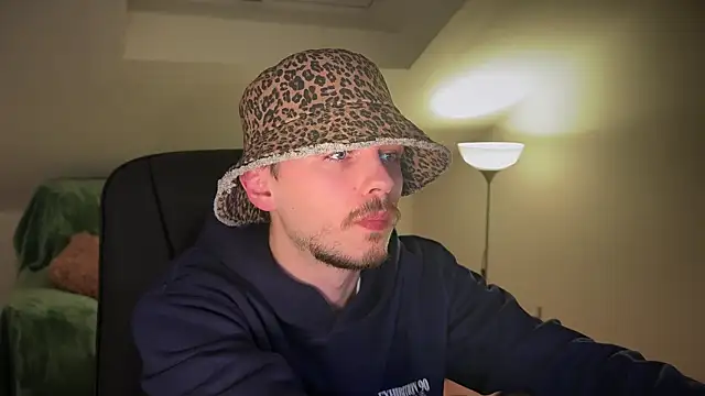 naked psy online show from March 2025 07:29:02 PM