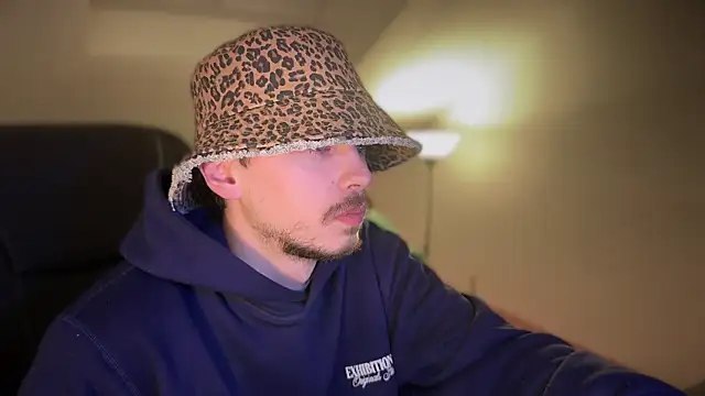 naked psy online show from March 2025 03:46:02 AM