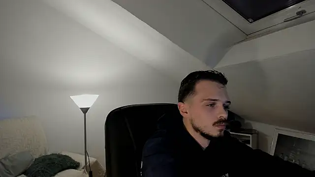 naked psy online show from September 2025 07:04:02 PM