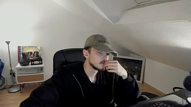 naked psy online show from October 2025 02:03:02 AM