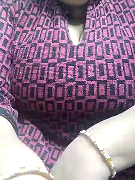 Snapshot of Seema_99 chatting on December 2024 03:03:01 PM Seema 99 online show from December 2024 03:03:01 PM