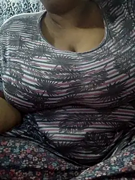 Snapshot of Seema_99 chatting on April 2026 03:35:01 AM Seema 99 online show from April 2026 03:35:01 AM