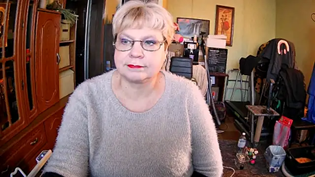 LOLA8888 online show from January 2026 12:43:01 PM