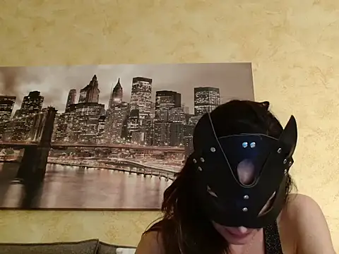 daniita online show from April 2026 08:36:02 PM