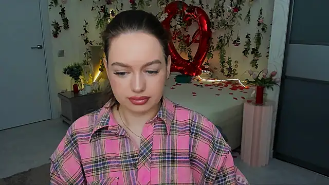 MiracleCurly online show from March 2026 06:03:01 PM