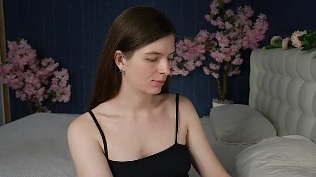 -Mirror-Girl- online show from June 2026 03:46:02 PM