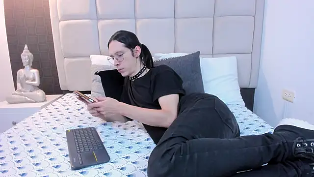 Hecatee 77 online show from February 2025 07:14:01 PM