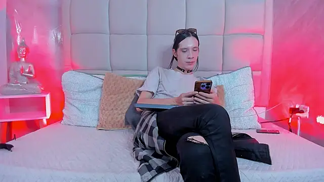 Hecatee 77 online show from November 2025 08:19:02 PM