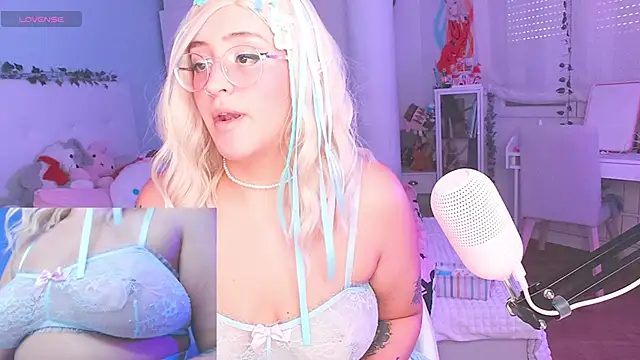 Snapshot of NaruBolita chatting on October 2025 09:06:02 AM NaruBolita online show from October 2025 09:06:02 AM