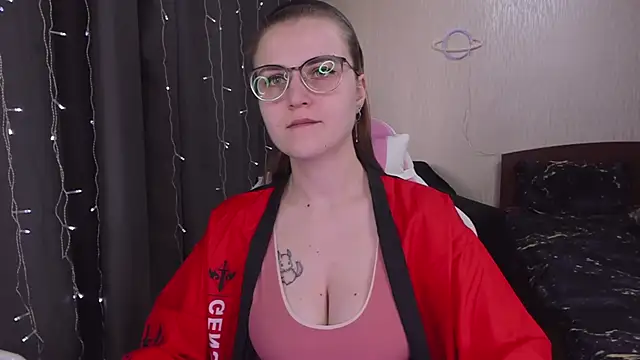 MissBrightShine online show from March 2025 09:45:02 AM