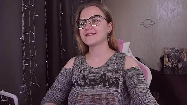 MissBrightShine online show from September 2025 11:55:02 AM