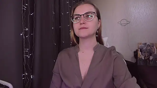 MissBrightShine online show from September 2025 10:20:01 AM