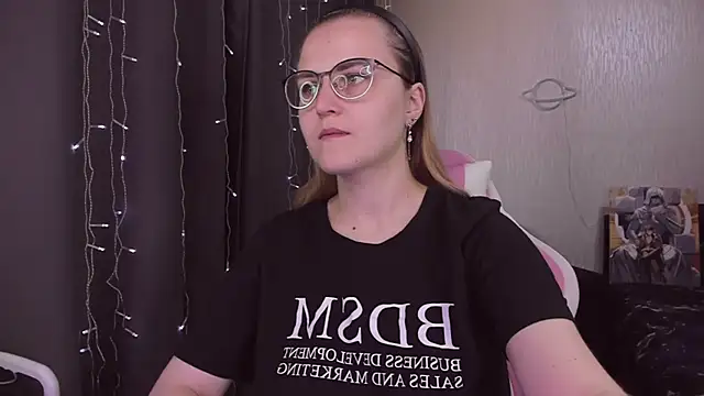 MissBrightShine online show from October 2025 10:02:01 AM