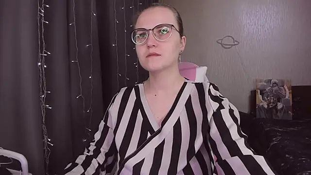 MissBrightShine online show from November 2025 11:13:02 AM