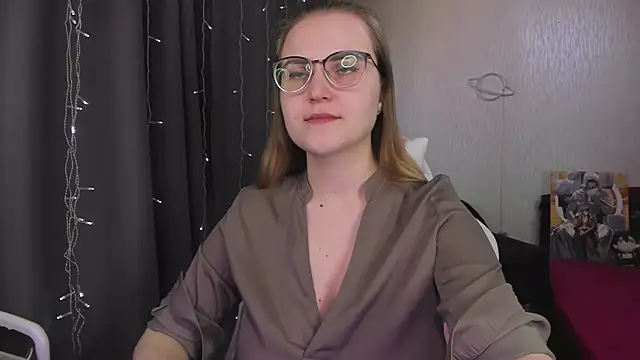 MissBrightShine online show from February 2026 10:45:01 AM